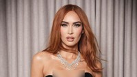 Megan Fox mengubah warna rambutnya menjadi kemerahan jelang menghadiri acara after party Oscar 2023. Dok. Instagram/cibellevi