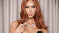 Megan Fox punya kebiasaan aneh tidak menyiram toilet setelah buang air besar. Foto: Dok. Instagram/cibellevi