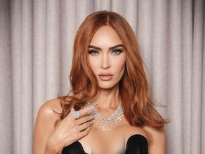 Penampilan Baru Megan Fox Tanpa Cincin Tunangan di After Party Oscar 2023