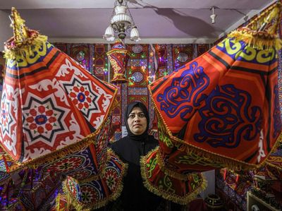 Melihat Pembuatan Fanous, Lentera Khas Ramadan