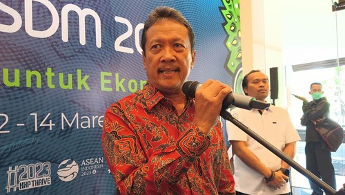 Menteri KKP Sakti Wahyu Trenggono memprediksi kebutuhan ikan meningkat hingga 15 persen, namun pasokan tercukupi.