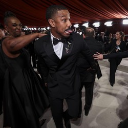 Best Actor Goes to...Michael B. Jordan Sabet Piala Oscar 2026