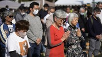Gempa bumi dan tsunami berkekuatan 9,0 yang merusak sebagian besar pantai timur laut Jepang pada 11 Maret 2011, menyebabkan lebih dari 22.000 orang tewas, termasuk sekitar 3.700 yang kematian berikutnya terkait dengan bencana tersebut. AP/Hiro Komae  