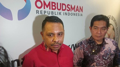 Ombudsman mendorong kasus pemalsuan KTP oleh dua WNA diberikan tindakan tegas agar memberi efek jera.