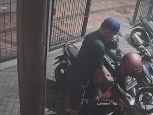 Terekam CCTV, Maling Motor di Mojokerto Beraksi Hanya 37 Detik!