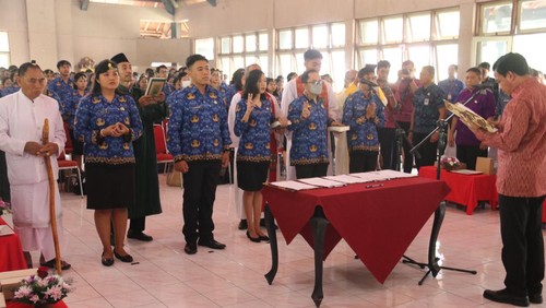 210 CPNS di Buleleng dilantik menjadi PNS di Gedung Wanita Laksmi Graha Singaraja, Selasa (14/3/2023).