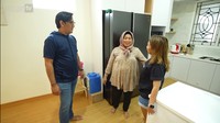 Potret dapur di rumah baru Kiky Saputri ini pernah dibagikan lewat kanal YouTube Taulany TDV. Dalam video tersebut, Kiky mengajak Andre Taulany untuk menjelajahi rumah hingga ke bagian dapurnya. Foto: YouTube Taulany TV