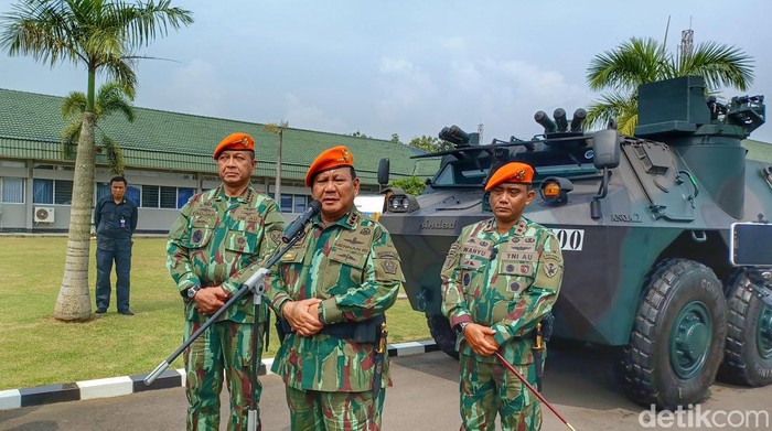 Prabowo Subianto jadi Warga Kehormatan Kopasgat TNI AU.