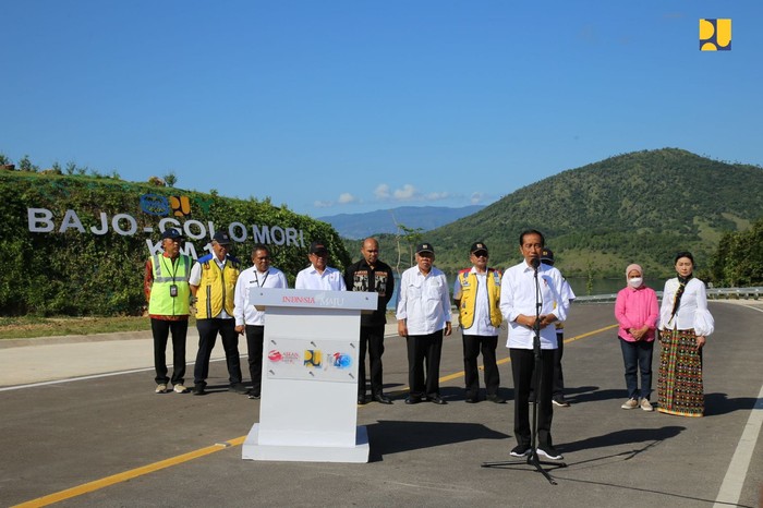 Presiden Jokowi Resmikan Jalan Akses Labuan Bajo - Golo Mori