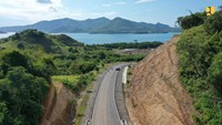Jalan ini menghubungkan Labuan Bajo menuju Golo Mori di Kabupaten Manggarai Barat, Nusa Tenggara Timur (NTT) sepanjang 25 km. Foto: Dok. Kementerian PUPR