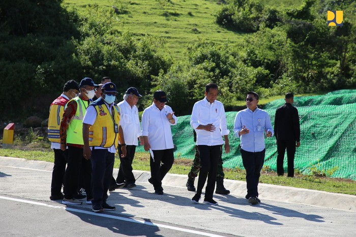 Presiden Jokowi Resmikan Jalan Akses Labuan Bajo - Golo Mori