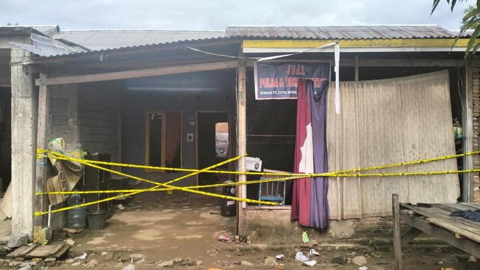 Pria di Polewali Mandar tewas dibacok orang tak dikenal saat tidur dalam rumahnya. Dokumen Istimewa.