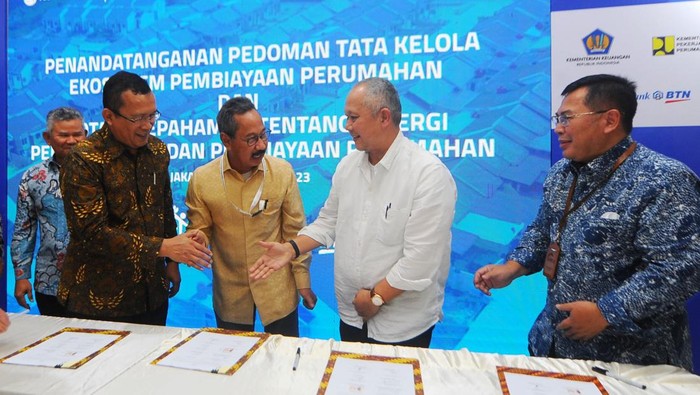 Sinergi Pembangunan dan Pembiayaan Perumahan untuk mengimplementasikan pembentukan Sekretariat dan Anggota Ekosistem Perumahan guna memperkuat fungsi dan sistem.