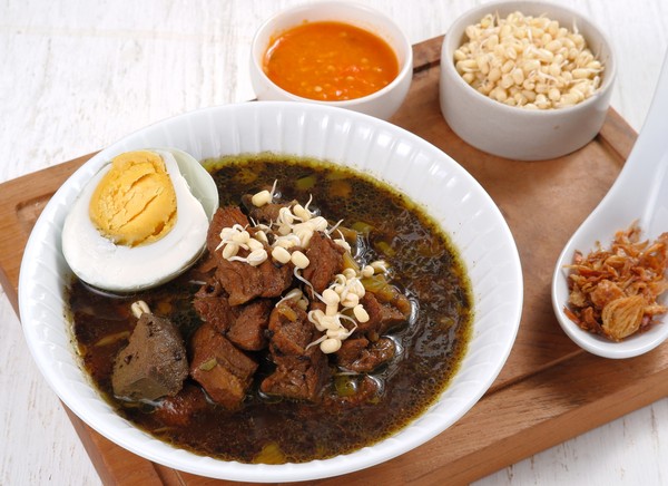 Resep Rawon Daging Sapi Khas Surabaya yang Mlekoh Nagih