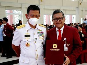 Hasto Wisudawan Terbaik-Raih Doktor Pertahanan, PDIP Surabaya: Menginspirasi