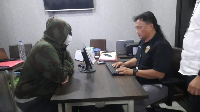 Selebgram Ajudan Pribadi ditangkap polisi