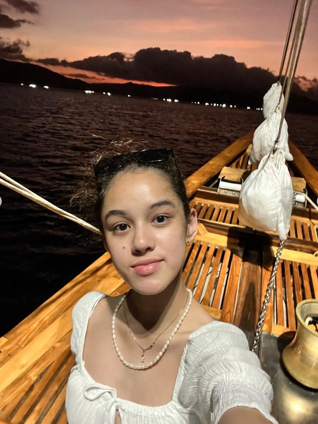 Shaista lahir pada 21 Juli 2008. Tahun ini Shaista akan berusia 15 tahun. Melalui akun Instagram pribadinya Shaista sendiri tak banyak mengunggah foto-foto dirinya. Sang ayah lah yang terlihat lebih sering mengunggah momen kebersamaan mereka. Foto: Instagram/@sh4ista