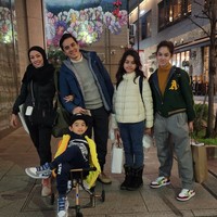 Begini potret Shaista saat tengah berlibur bersama keluarganya. Kalau dilihat-lihat, wajah Shaista lebih mirip dengan ibu atau ayahnya ya? Foto: Instagram/@rio.stokhorst