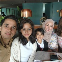 Sudah remaja, penampilan Shaista pun jadi semakin menawan dengan pulasan makeup tipis dan natural yang membuat wajahnya jadi lebih merona. Foto: Instagram/@rio.stokhorst