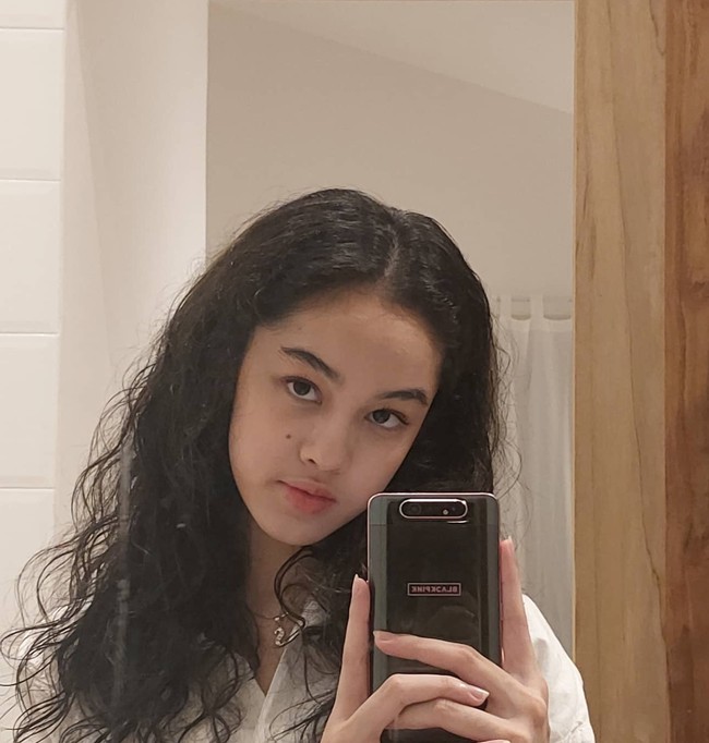 Putri sulung Rionaldo Stockhorst, Shaista Tanisa kini sudah remaja. Memiliki darah keturunan Belanda dari sang ayah, Shaista tumbuh menjadi seorang wanita yang cantik. Foto: Instagram/@sh4ista