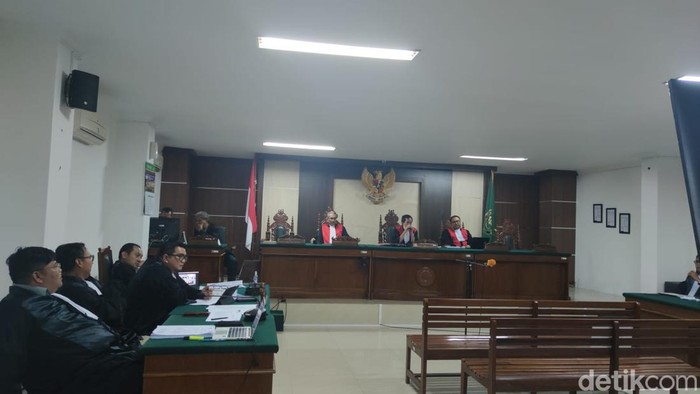 Sidang kasus suap auditor BPK RI Gilang Gumilar di PN Makassar.
