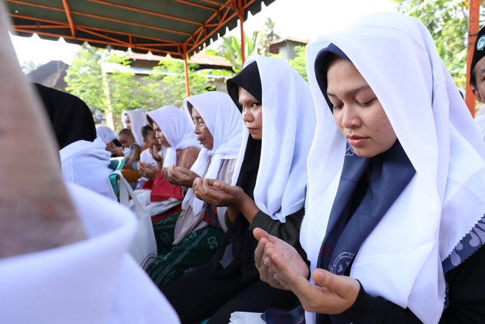 Tuan Guru Sahabat Ganjar (TGSG) menggelar kegiatan zikir, selawat, sekaligus kajian pendidikan jiwa dan akhlak di Sumatera Utara.