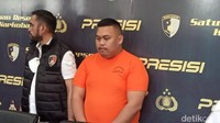 Ajudan Pribadi dikenal sebagai selebgram bergaya nyeleneh dan lucu. Foto: Ahsan/detikHOT