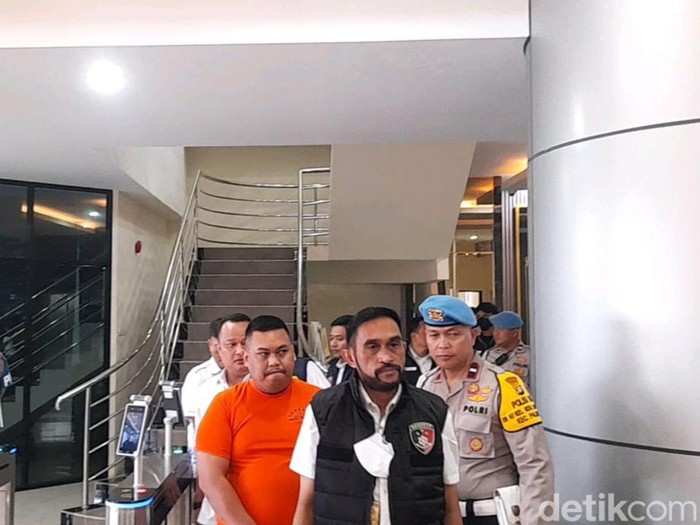 Ajudan Pribadi atau Muhammad Akbar ditangkap terkait kasus penipuan