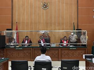 Tangis AKBP Dody Pertanyakan Perintah Irjen Teddy Tukar Sabu Sitaan