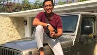 Andre Taulany heboh dikabarkan meninggal dunia. Usai maraknya isu tersebut, ia segera menepis dan mengatakan dirinya dalam kondisi sehat. Foto: Instagram/andreastaulany