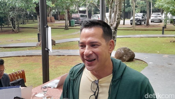 Ari Wibowo pamerkan resep bugar di usia 52 tahun.