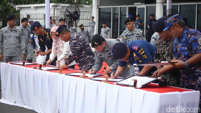 Bakamla kerja sama patroli laut.