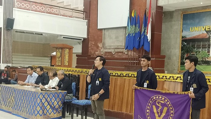 Ketua BEM Fakultas Kedokteran Hewan Universitas Udayana, Alvin Limanto (21) di Auditorium Widya Sabha, Jalan Raya Kampus Unud Jimbaran, Bali, Rabu (15/3/2023). (Ni Made Lastri Karsiani Putri/detikBali)