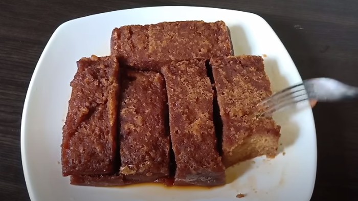 Bolu peca, bolu kukus khas Sulawesi Selatan.