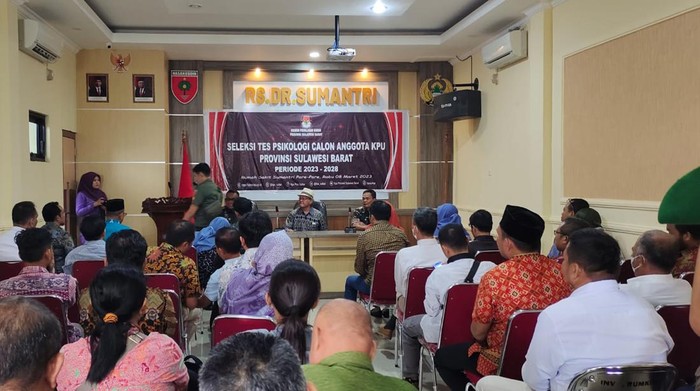 Calon anggota KPU Sulsel saat mengikut tes psikologi.
