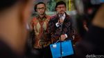 Diperiksa 6 Jam soal Korupsi BTS, Menkominfo Tinggalkan Kejagung