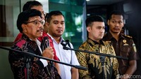 Plate mengatakan dirinya menghormati proses hukum yang dilakukan Kejagung. Dia menyatakan tak mau bicara soal materi pemeriksaan karena merupakan kewenangan Kejagung.  