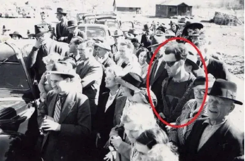 Foto Bukti Time Travel
