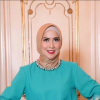 Ivan Fadilla dan Venna Melinda juga memilih mengakhiri kisah cinta mereka setelah 17 tahun membina rumah tangga bersama. Dari pernikahan tersebut keduanya sudah dikaruniai 2 orang putra. Kini Ivan dan Venna sudah sama-sama kembali menikah. Hanya saja pernikahan kedua Venna sayangnya juga harus berujung perceraian. Foto: Dok. Instagram @vennamelindareal.