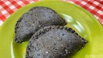 Bisa Ngemil Pastel Hitam hingga Dessert Ximilu Segar Manis di Sini!
