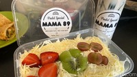 Terakhir ada salad buah yang tak kalah digemari di Pastel Mama 89. Semuanya dibuat dengan bahan-bahan fresh dan homemade.  Foto: detikFood