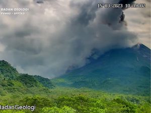 Badan Geologi: Stamina Merapi Masih Kuat tapi Warga Tak Perlu Panik