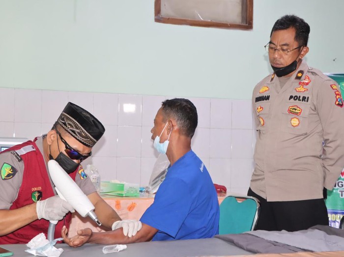 Hapus tato di Polres Nganjuk