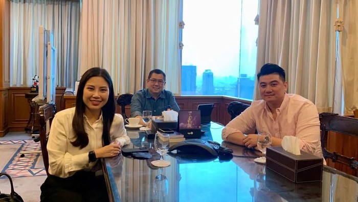 Arnold Poernomo bergabung dengan Partai Perindo besutan Ketum Hary Tanoesoedibjo. Hary Tanoe mengatakan Chef Arnold akan menjadi vote getter atau peraup suara untuk Perindo.