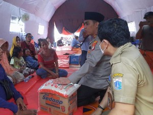 Polsek Setiabudi Bantu Warga Korban Kebakaran di Guntur Urus Dokumen