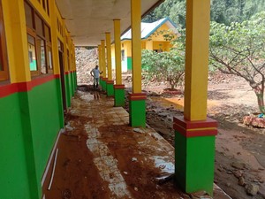 Pemkab Konut Hentikan Aktivitas Tambang Usai 2 Sekolah Diterjang Longsor