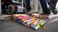 Selain sebagai akses untuk kursi roda, jalur ini juga bisa untuk pejalan kaki.