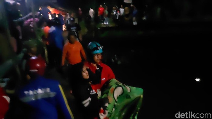 Longsor di Empang Bogor terjadi pada Selasa, 14 Maret 2023 malam. Bencana longsor di Kota Bogor itu menimpa lima rumah warga dan menewaskan dua orang.