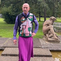 Mark mengaku suka mengenakan high heels sejak kuliah. Dia mengaku terinspirasi dari personel band Kiss yang suka menggunakan high heels. Foto: dok. Instagram/@markbryan911