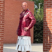 “Aku pria yang straight (bukan gay atau transgender) dan cara berpakaianku tidak ada hubungannya dengan seksualitas. Aku menyukai apa yang aku gunakan,” ungkap Mark, seperti dikutip dari Express. Foto: dok. Instagram/@markbryan911